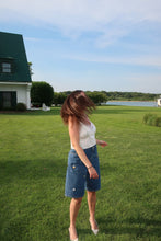 Load image into Gallery viewer, Brooch Levi’s Shorts
