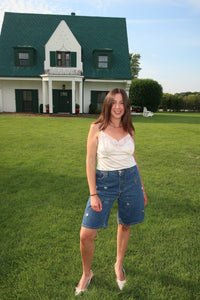 Brooch Levi’s Shorts